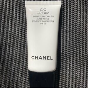 Chanel  CC Cream .